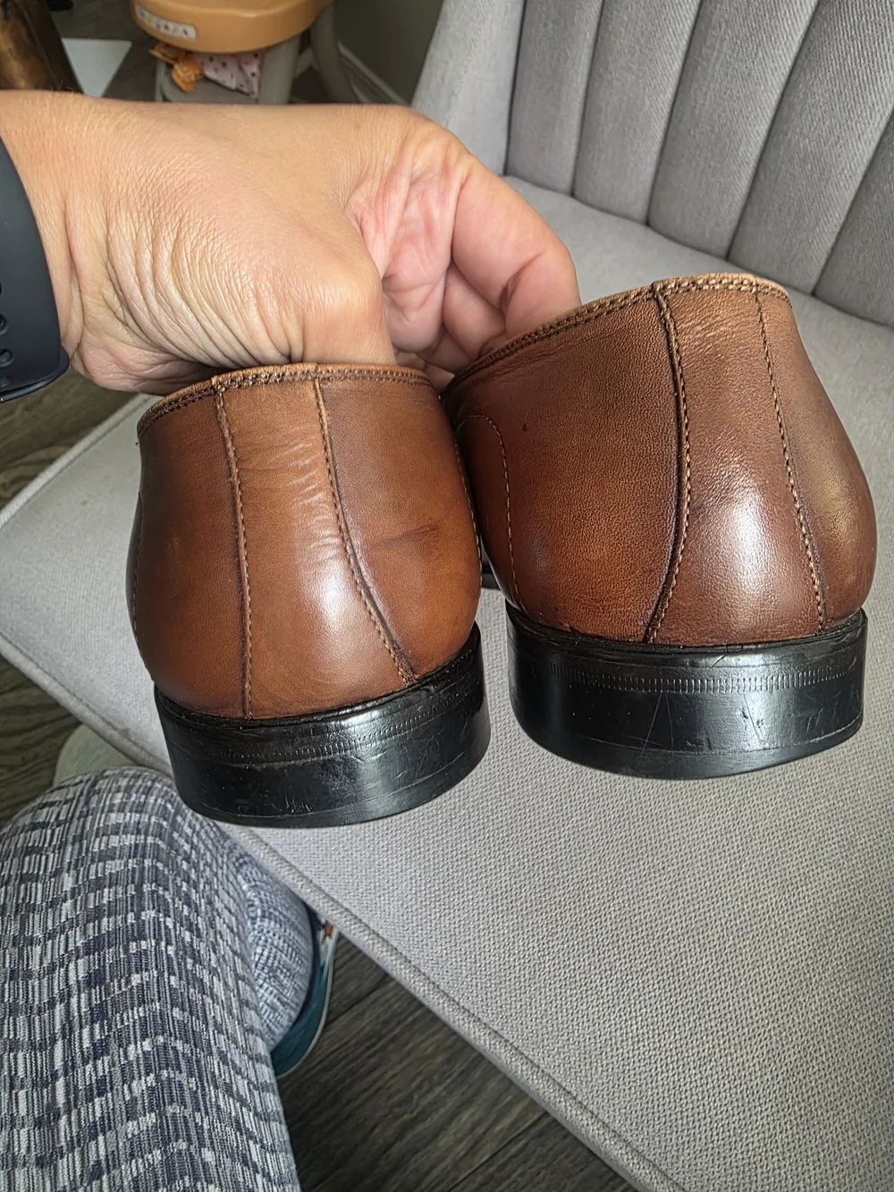 Boss Hugo Boss Men's Tan Brown Leather Slip-On Loafers 9.5 Used.